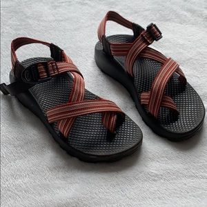 Women’s size 6 WIDE Chacos